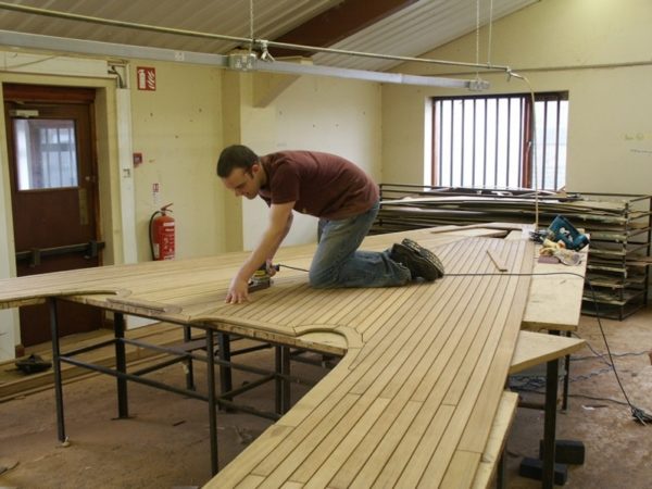 TRADE SECRET: Installing teak decking panels using vacuum bagging