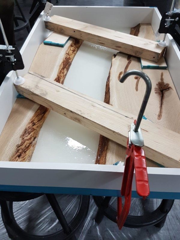 A river table is made with ENTROPY RESINS CCR epoxy. Epoxy resin is very versatile.